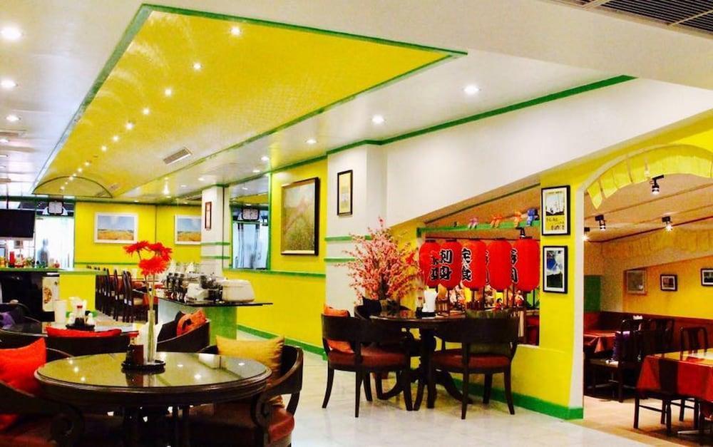 Yellow Ribbon Hills Boutique Suites Bangkok Exterior photo