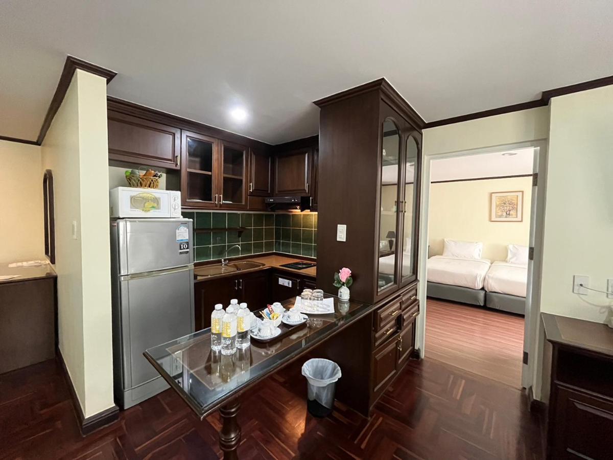 Yellow Ribbon Hills Boutique Suites Bangkok Exterior photo