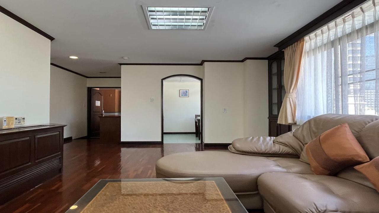 Yellow Ribbon Hills Boutique Suites Bangkok Exterior photo