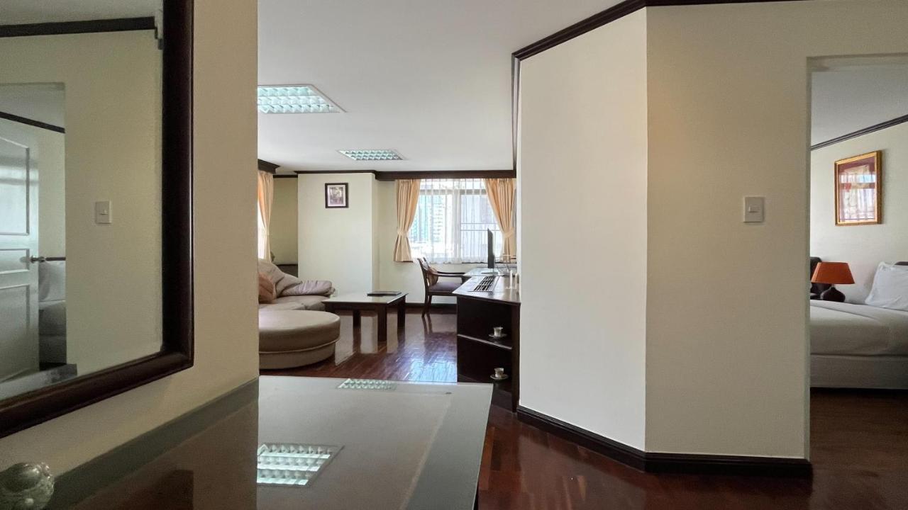Yellow Ribbon Hills Boutique Suites Bangkok Exterior photo