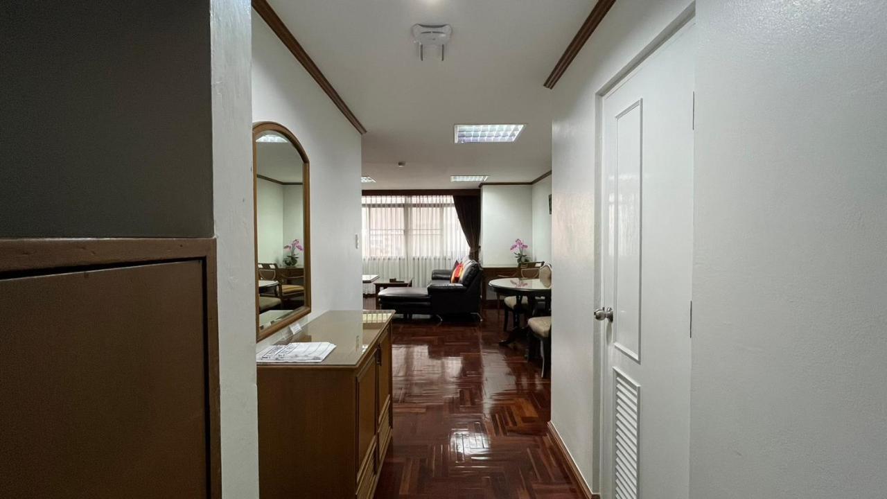 Yellow Ribbon Hills Boutique Suites Bangkok Exterior photo