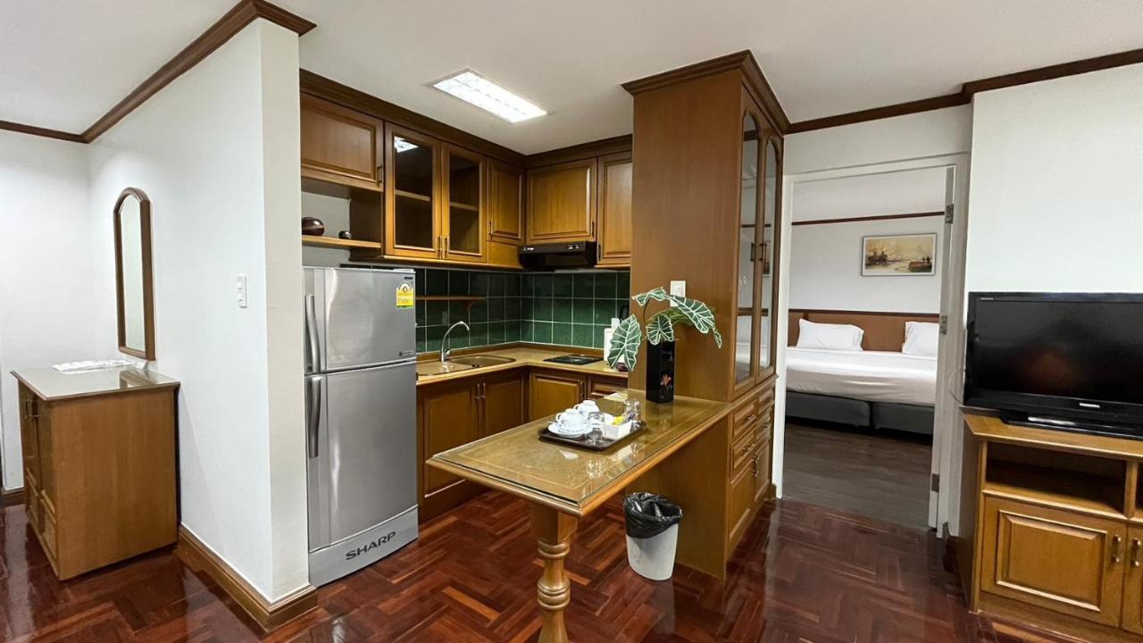 Yellow Ribbon Hills Boutique Suites Bangkok Exterior photo