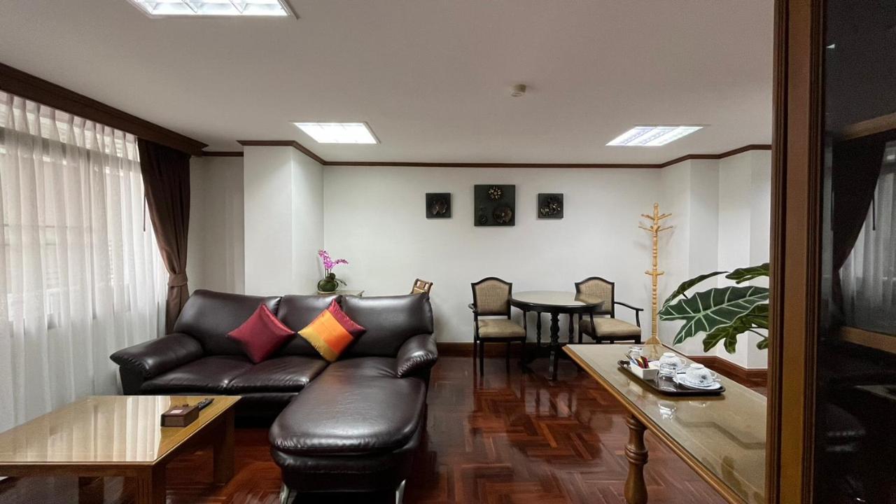 Yellow Ribbon Hills Boutique Suites Bangkok Exterior photo