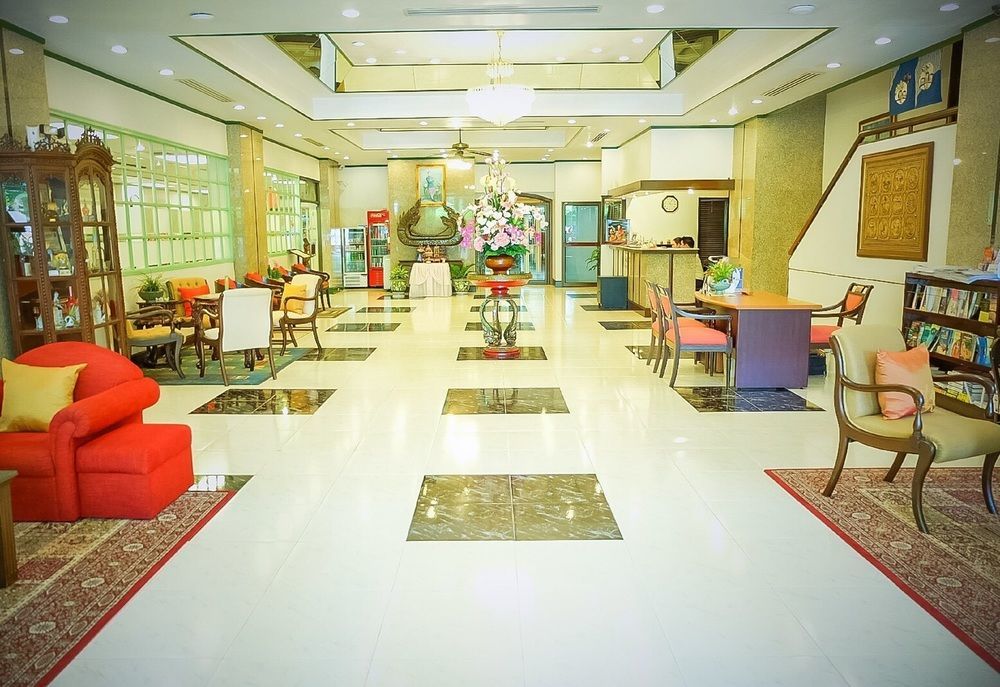 Yellow Ribbon Hills Boutique Suites Bangkok Exterior photo